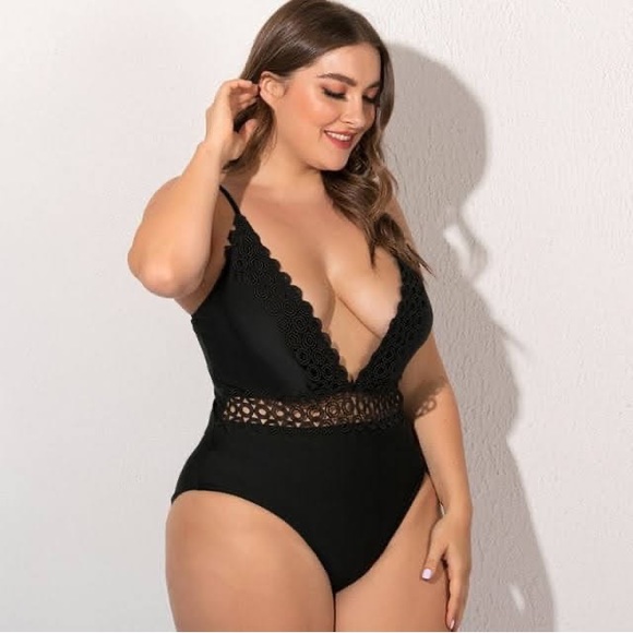 One Piece Swimsuit (L - 5x) - Picture 1 of 4